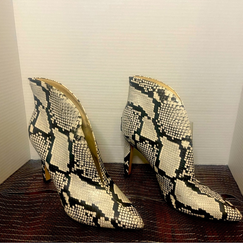 Nine West Size 10 booties